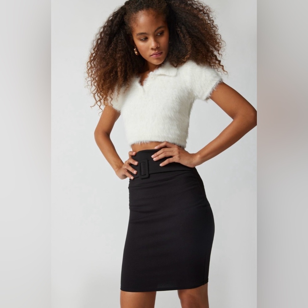 NWOT UO Amy High-Waisted Belted Mini Skirt